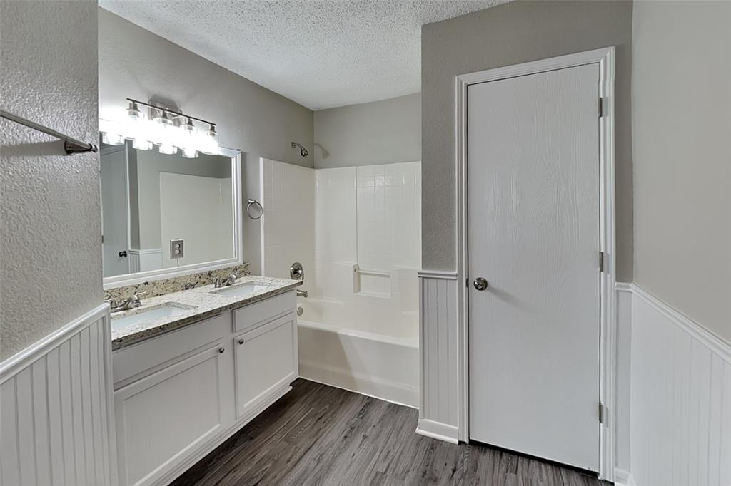 River Oaks Add Ph 2 - Residential Lease