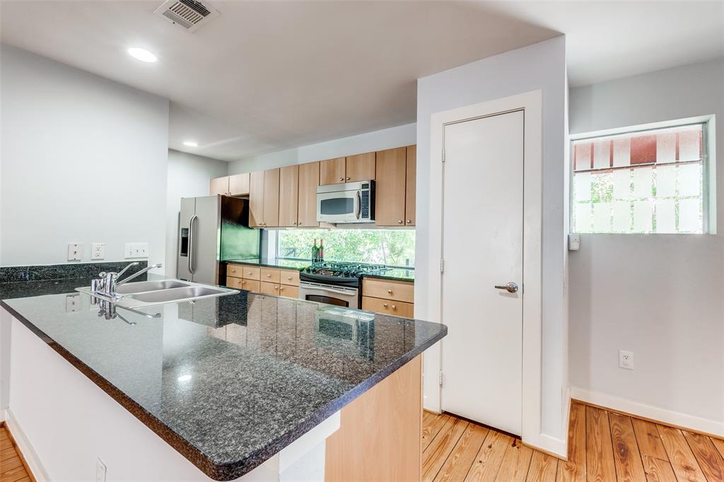 Knight Street Twnhms - Residential