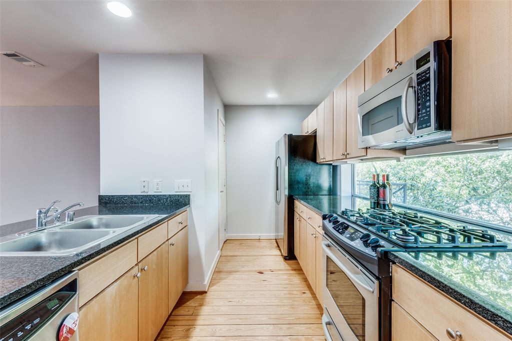 Knight Street Twnhms - Residential