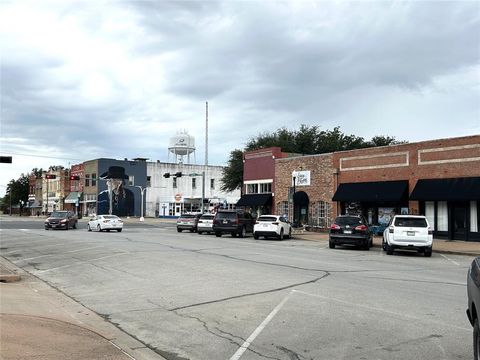 103 E Franklin Street Hillsboro TX 76645