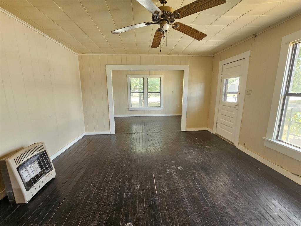 216 E Pecan Street