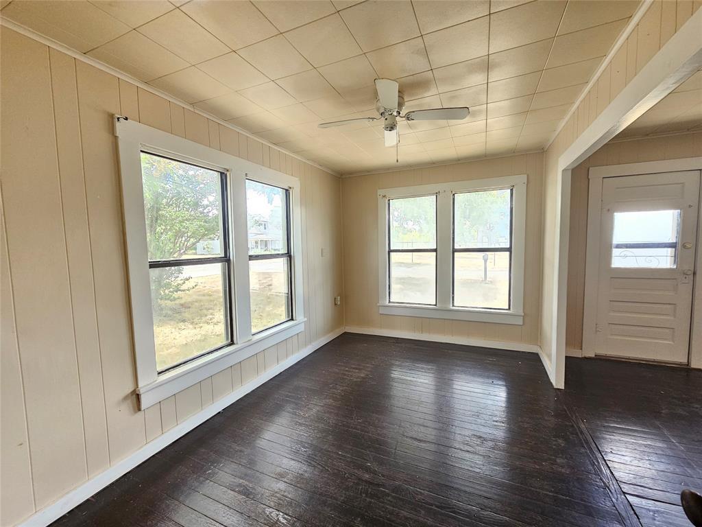 216 E Pecan Street