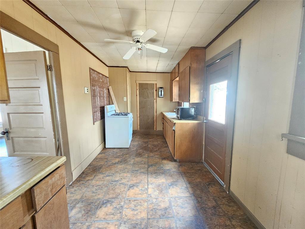 216 E Pecan Street