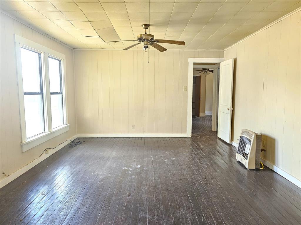 216 E Pecan Street