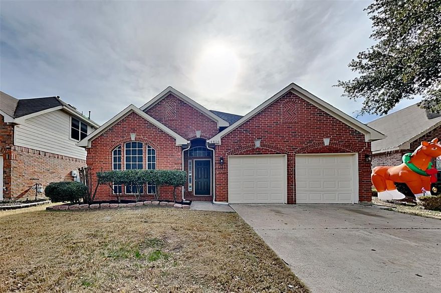 Charming 4 bed, 2 bath, 1,763 sq ft home in Fort Worth! Open kitchen concept with updated counters. Primary suite with attached bathroom. Spacious backyard, great for gatherings! Pets accepted on a case by case basis. Additional admin fees apply. The Fireplace is decorative. Schedule your showing today! This home is as-is.  

This home may be located within a Homeowners Association (HOA) community. If so, residents will be responsible for adhering to all HOA rules and regulations. Please contact your agent or landlord's agent for more information.