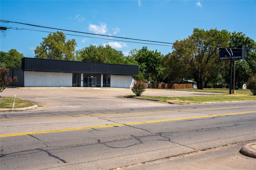 +- 8,000 square foot commercial building located at 1828 Bonham Street. 1.1 miles west of Downtown Paris, Texas. Currently utilized as a place of worship. The building could easily transition to office, retail, or commercial use. Current zoning is commercial and is move in ready. Call for more information.