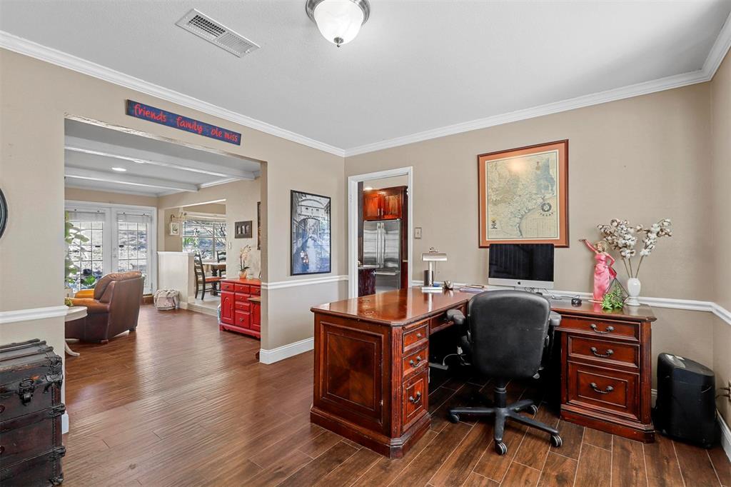 1509 Ems Road W