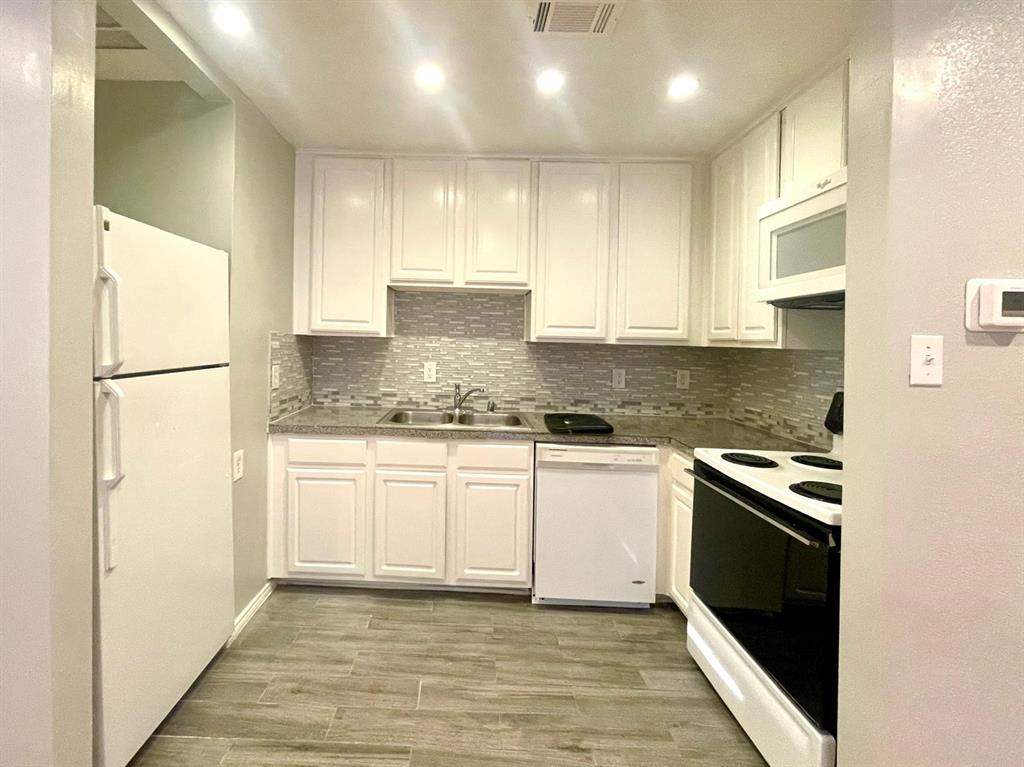 SOUTH SIDE ADDITION - Residential Lease