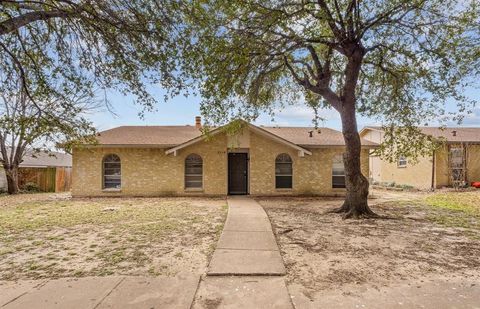 Photo of 2918 Pinewood Drive, Garland, TX 75044 (MLS # 21197366)