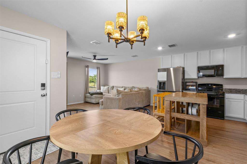 461 Whistlestop Way