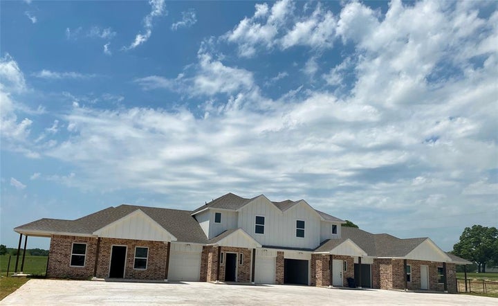 Photo 1 of 6 — 109 N Park Ct, Springtown, TX 76082
