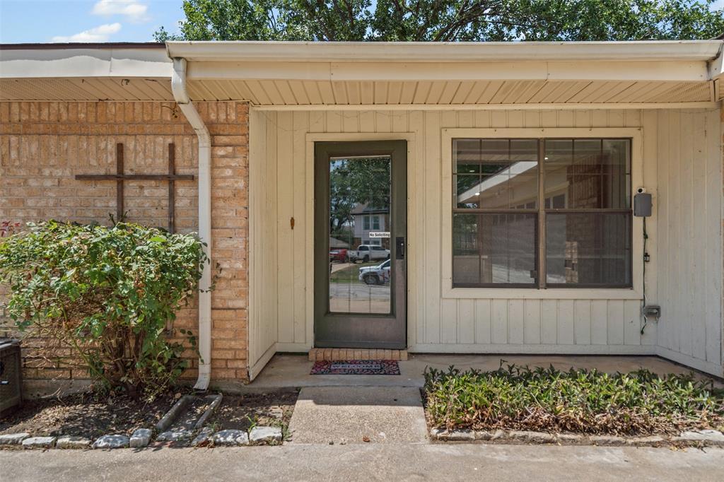 2415 Amber Hill Lane