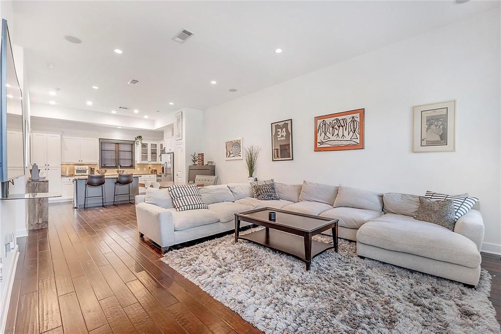 3210 Carlisle Street 26