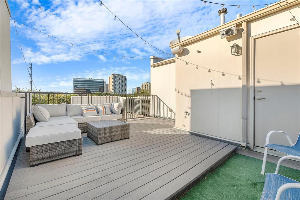 3210 Carlisle Street 26