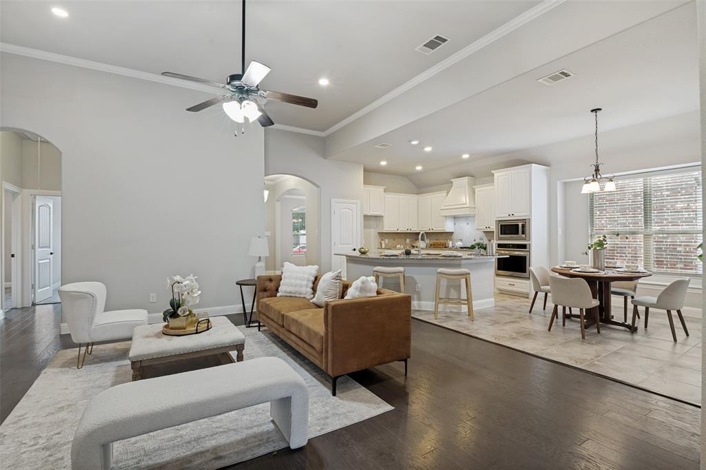 1815 Drake Drive