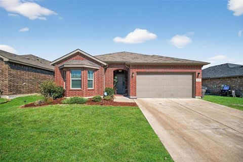 Photo of 1029 Nicole Way, Fort Worth, TX 76028 (MLS # 21093301)
