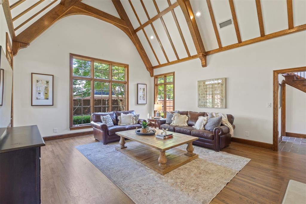 811 Lake Creek Drive