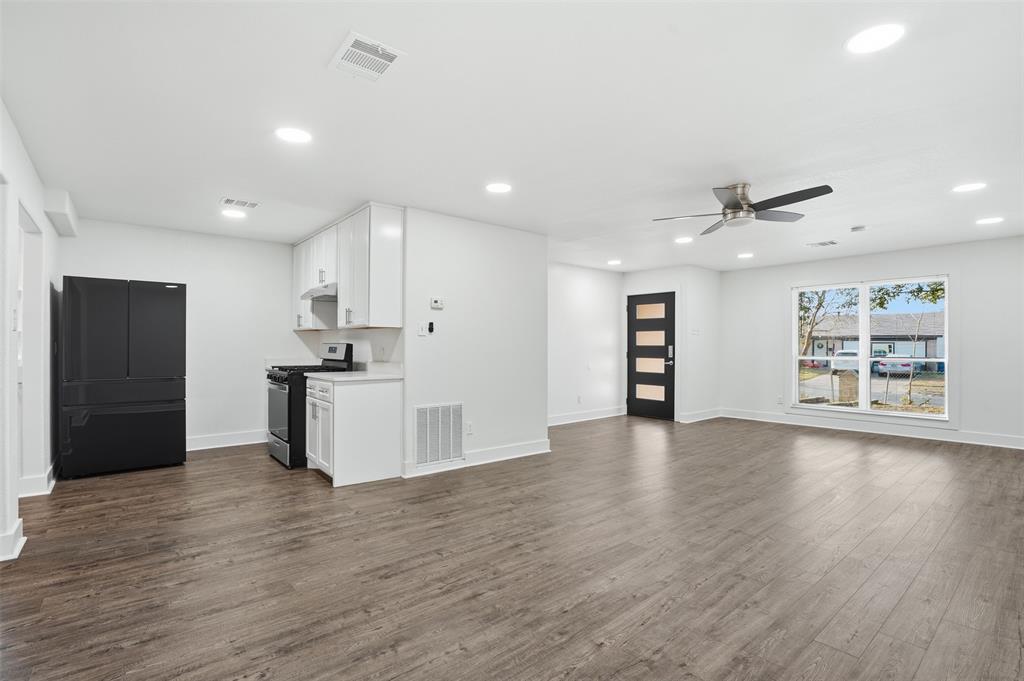 8949 Shorelark Drive