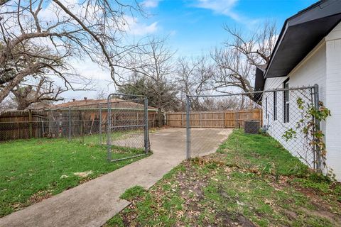 A home in Corsicana