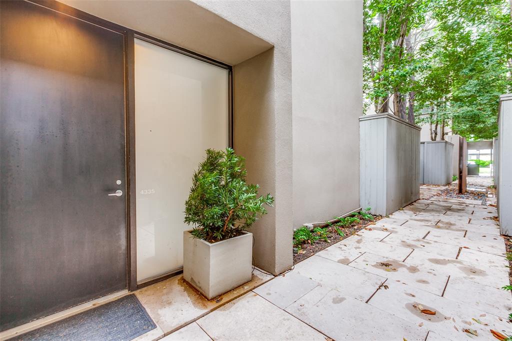 4335 Travis Street