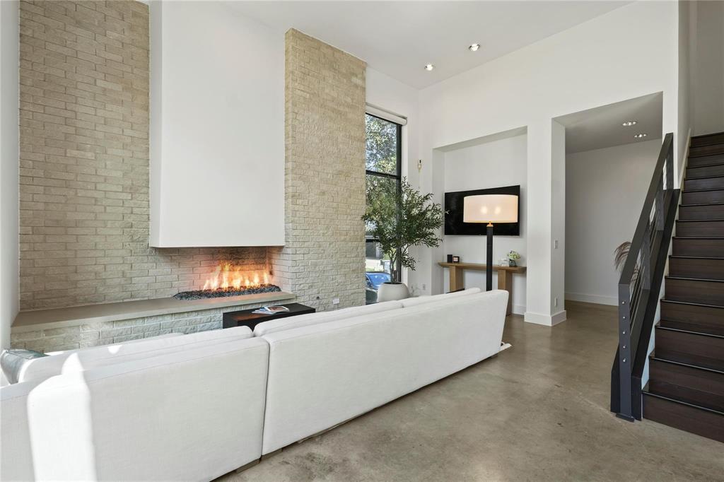 6 Vanguard Way