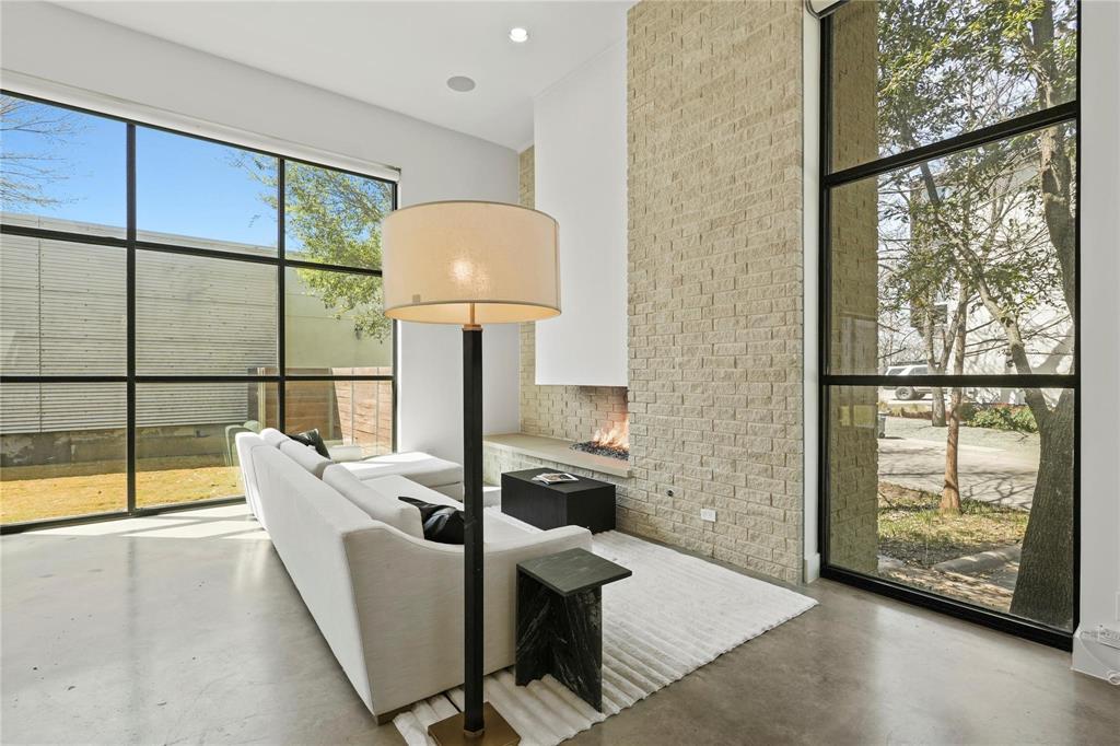 6 Vanguard Way