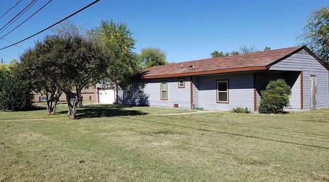 2737 W Camp Wisdom Road Dallas TX 75237