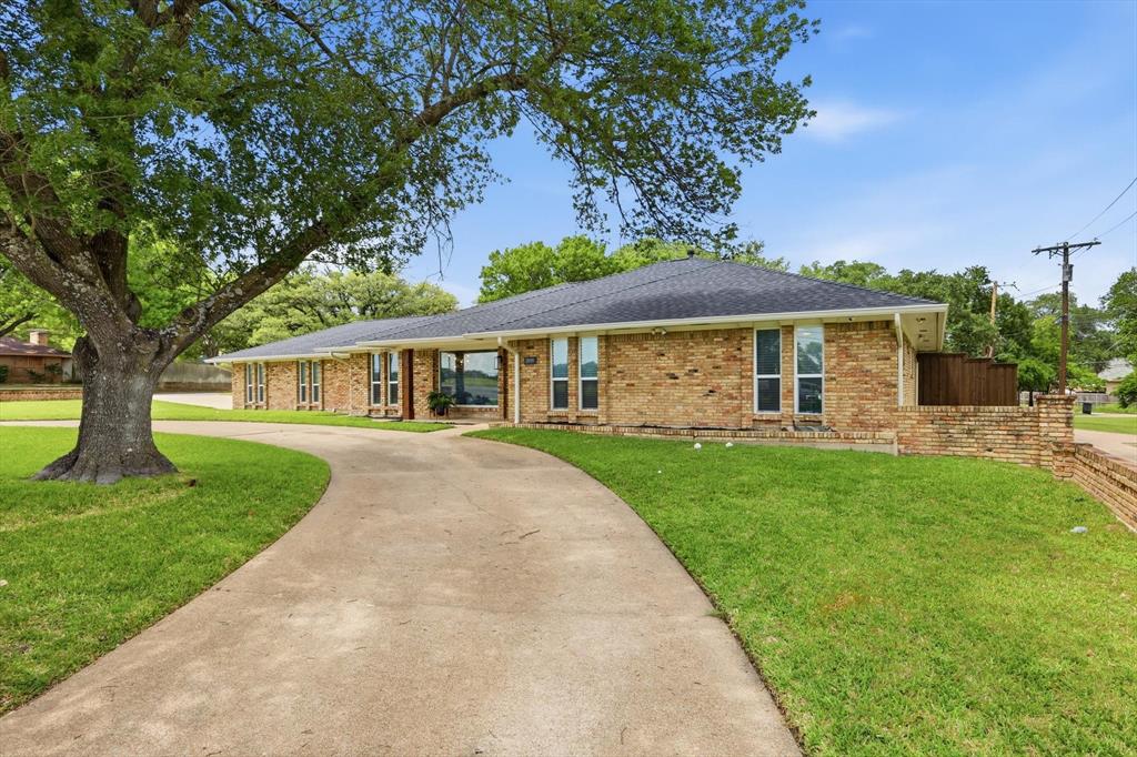 1909 W Red Bird Lane