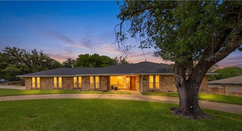 1909 W Red Bird Lane Dallas TX 75232