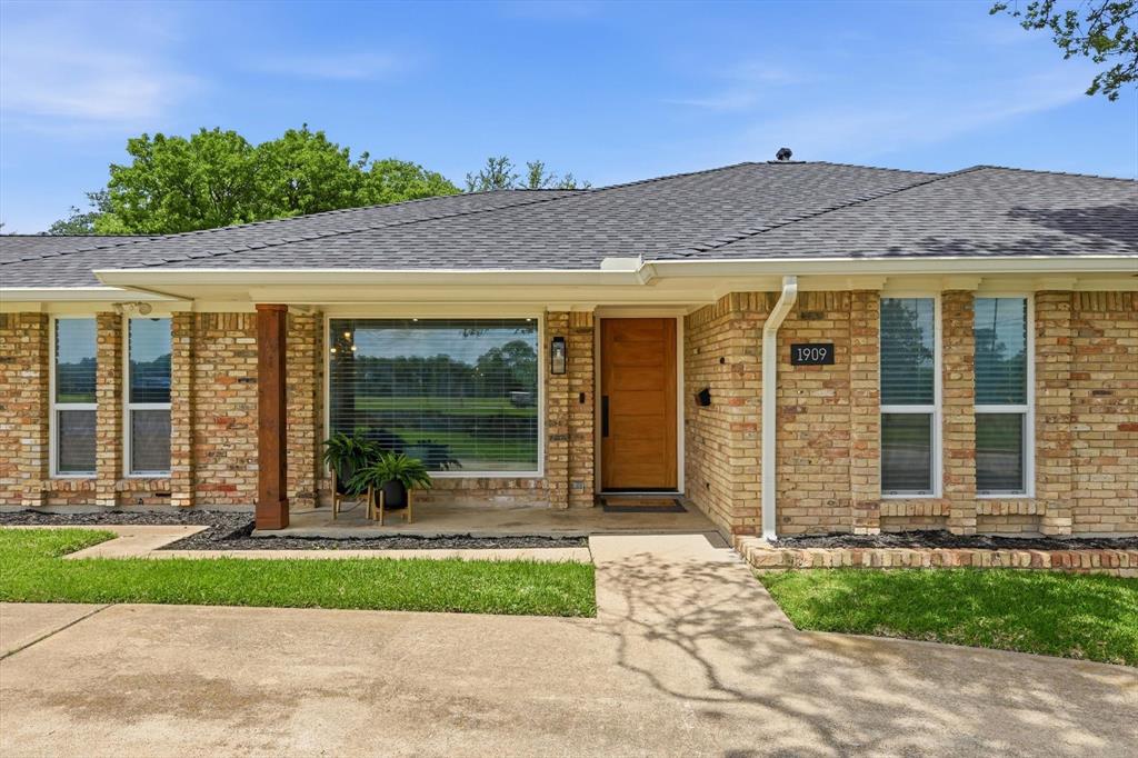 1909 W Red Bird Lane