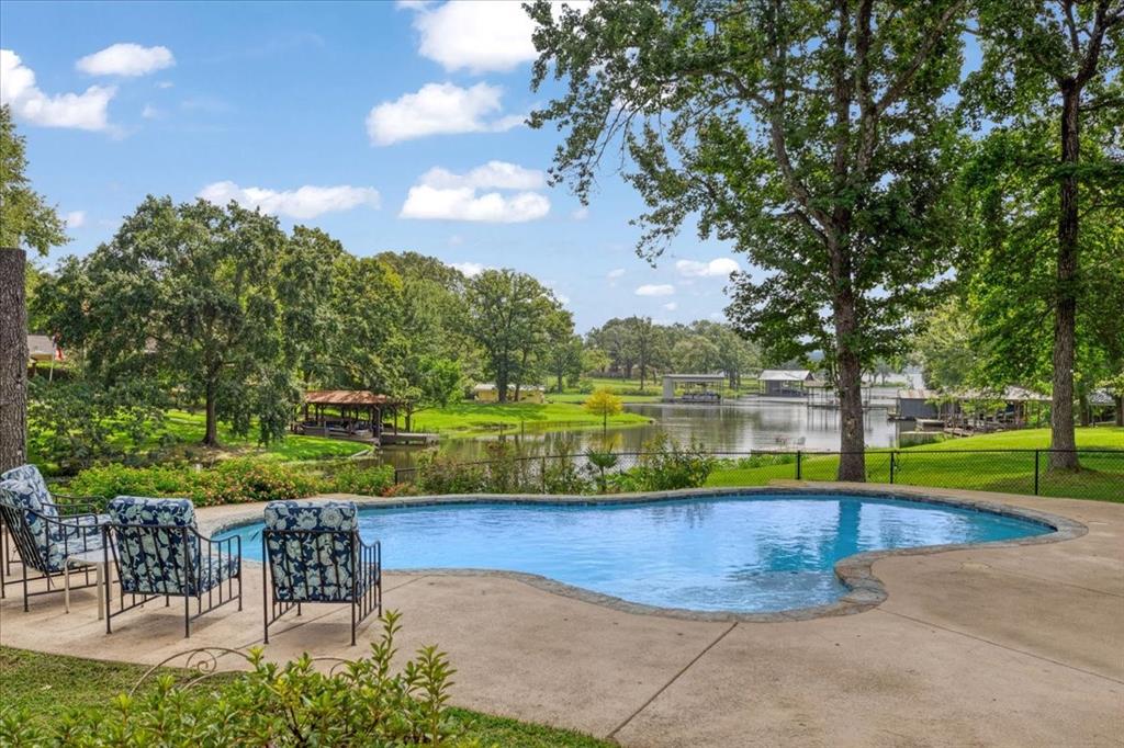 Peninsula Point - Residential