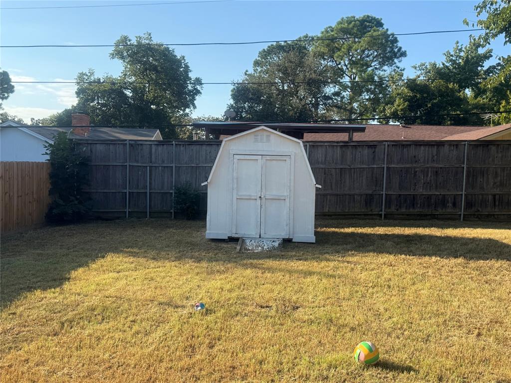 Meadowbrook East Add - Residential Lease