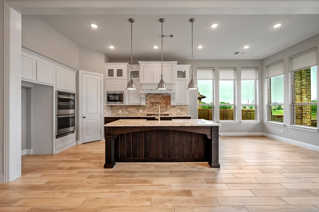 Photo of 1116 Lake Hills Trail, Roanoke, TX 76262 (MLS # 21251560)