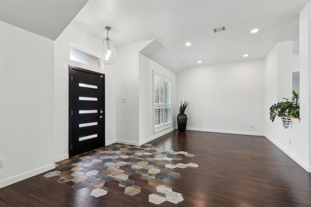 826 Ashley Place