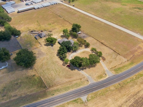 Photo of 460 Fm-55, Italy, TX 76651 (MLS # 21388825)