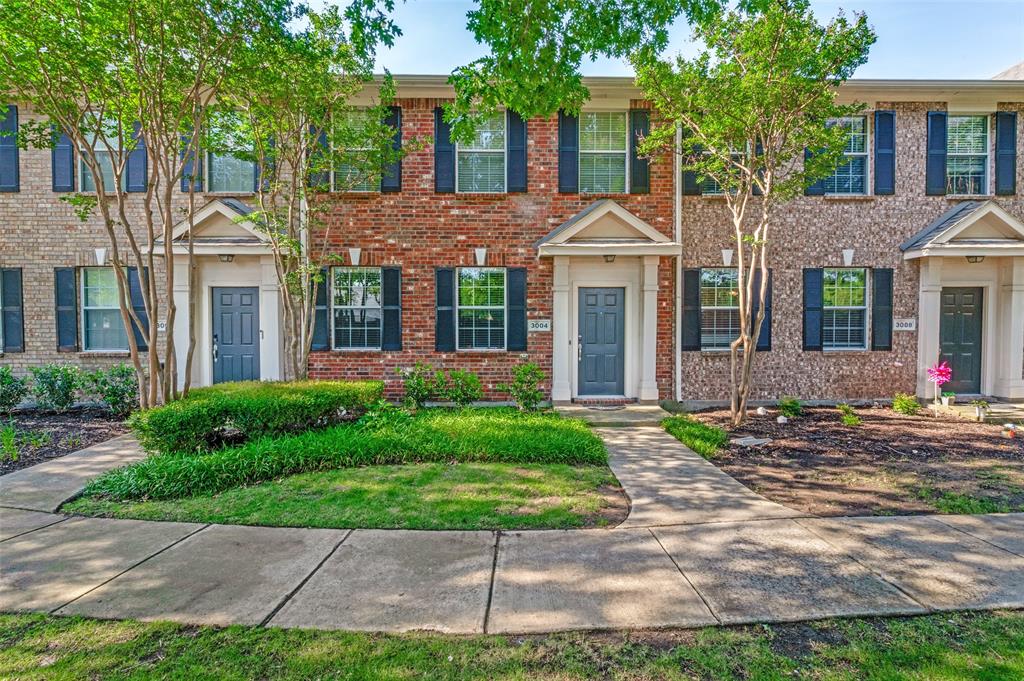 Pasquinellis Village On The Green - Residential