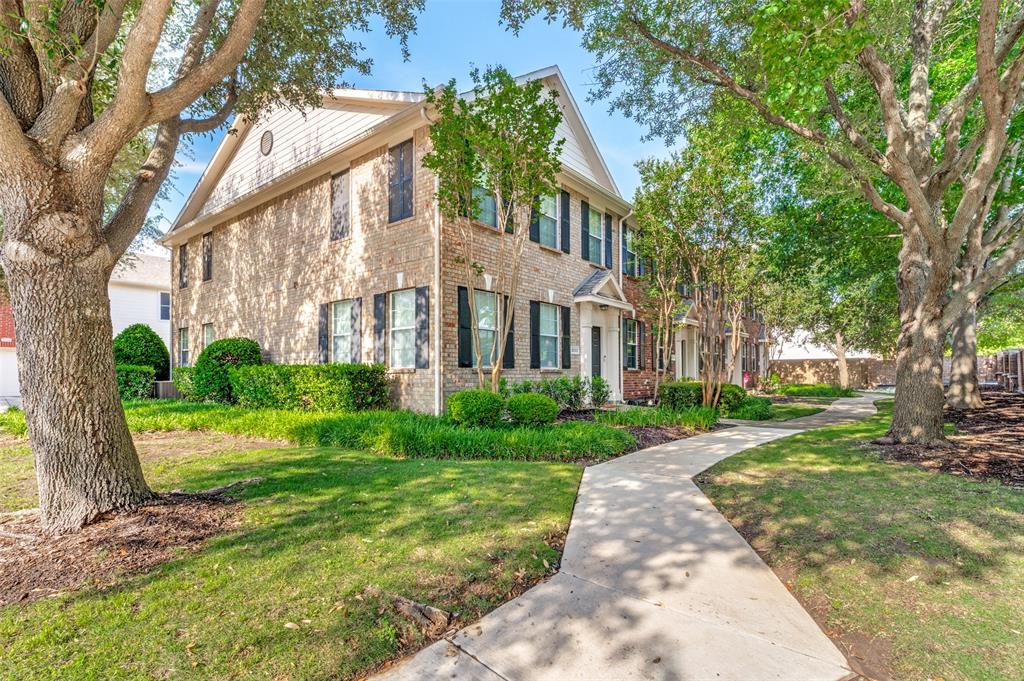 Pasquinellis Village On The Green - Residential