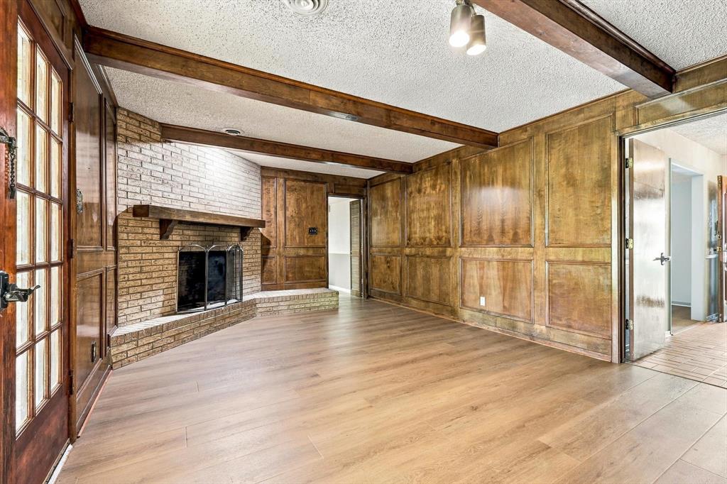 8260 Tudor Lane