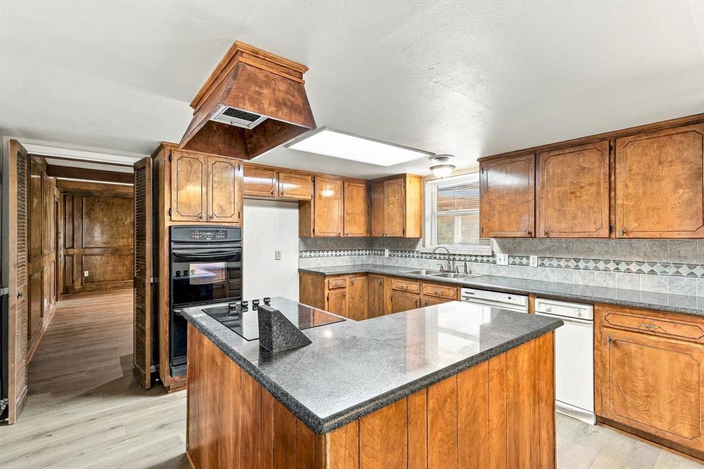 8260 Tudor Lane