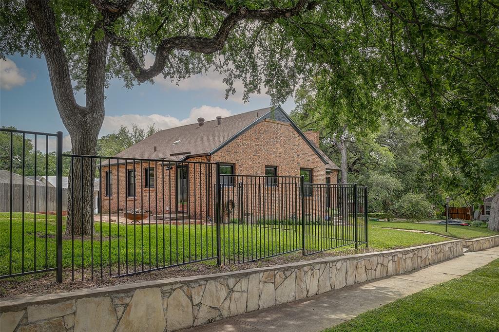 Oakhurst - Residential