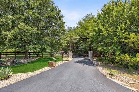 A home in Oak Point