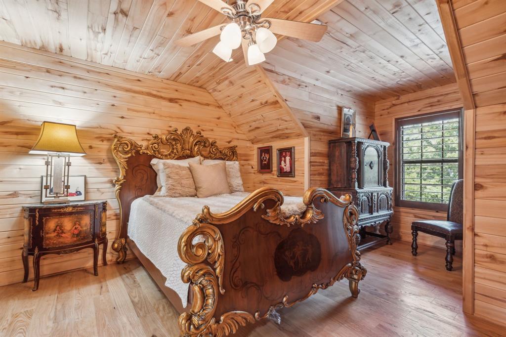 Emerald Sound At Lake Lewisville - Residential