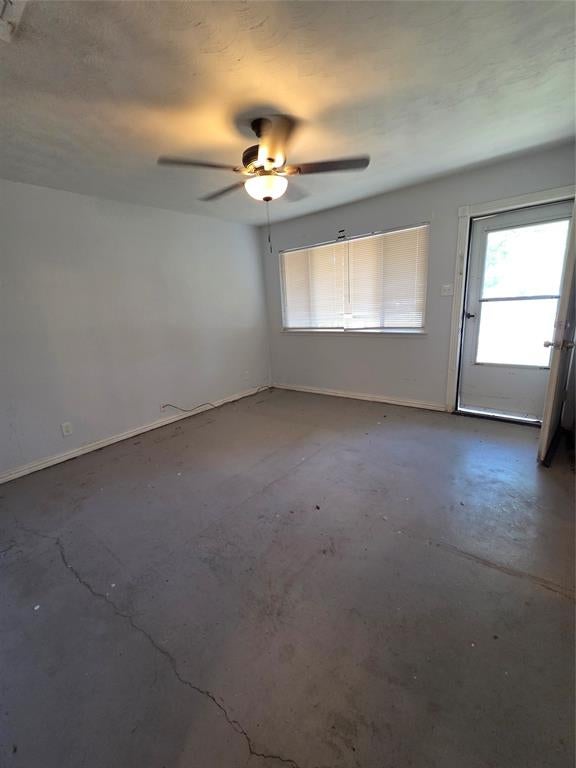 Photo of 302 S Joyce Street, Lacy Lakeview, TX 76705 (MLS # 21420234)