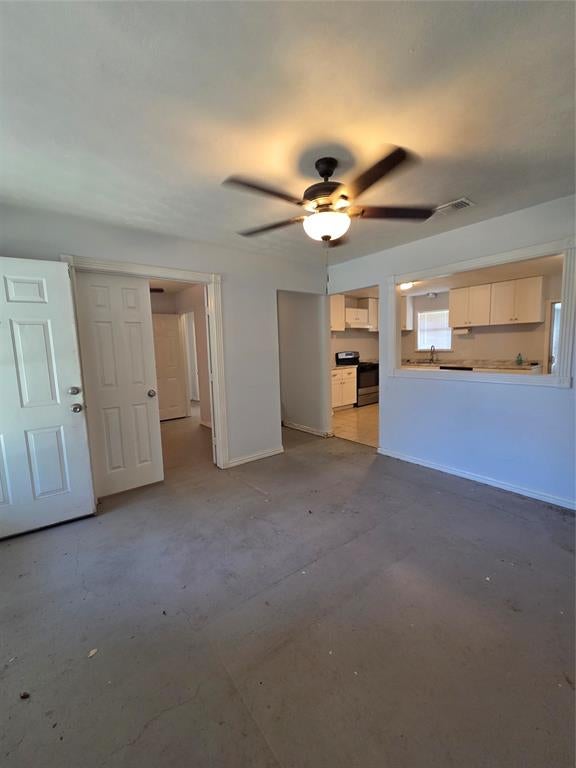 Photo of 302 S Joyce Street, Lacy Lakeview, TX 76705 (MLS # 21420234)