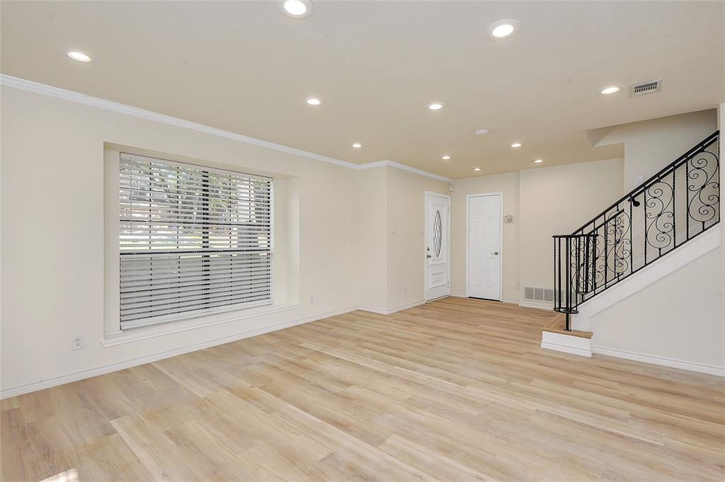 4507 Amesbury Circle