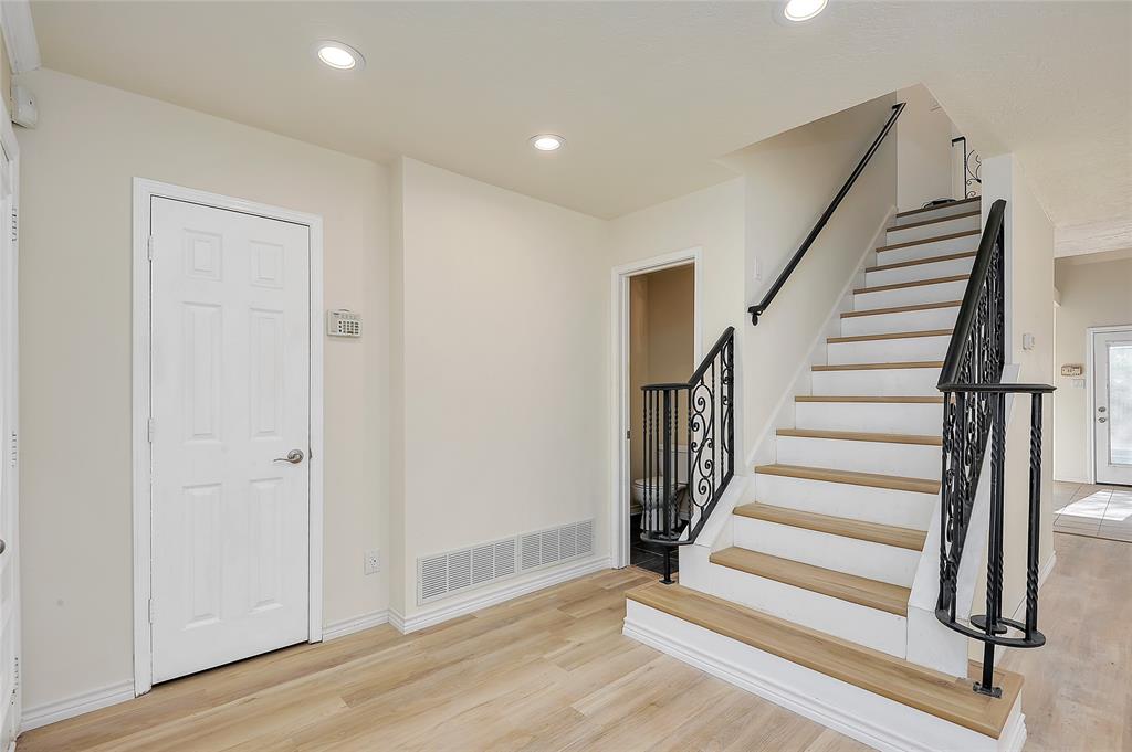 4507 Amesbury Circle