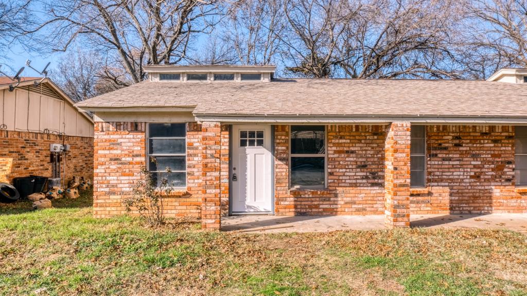Photo 1 of 16 — 1014-A Lynn Street, Weatherford, TX 76086