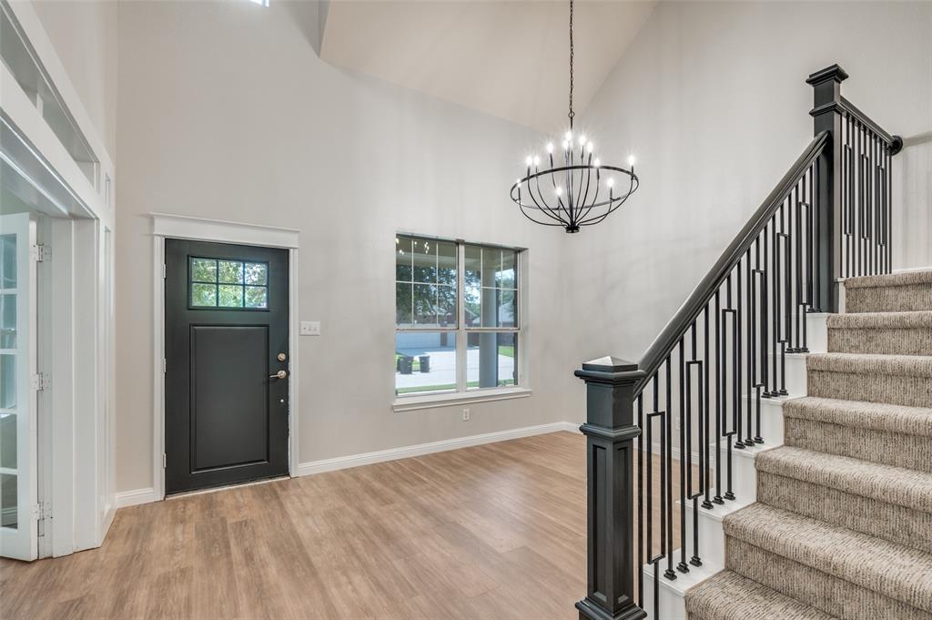 11808 Warbler Lane