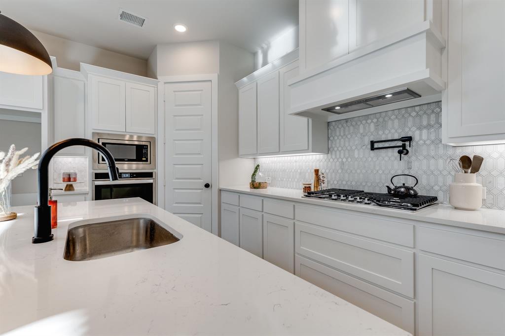 GROVE FRISCO - Residential Lease