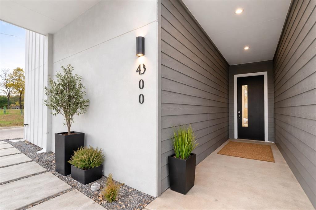 400 S Henderson Avenue